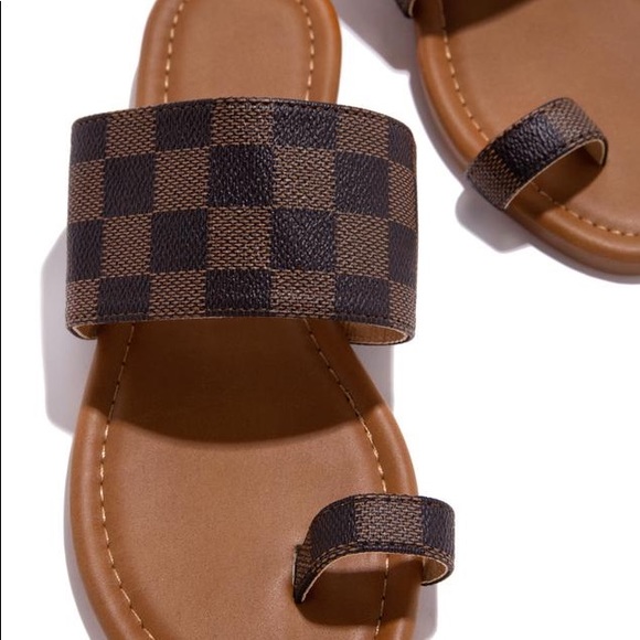 LADIES BROWN CHECKERS FLAT SLIP ON SANDALS SIZE 10 - Picture 4 of 4
